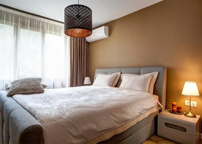 Silver & Gold Apartment